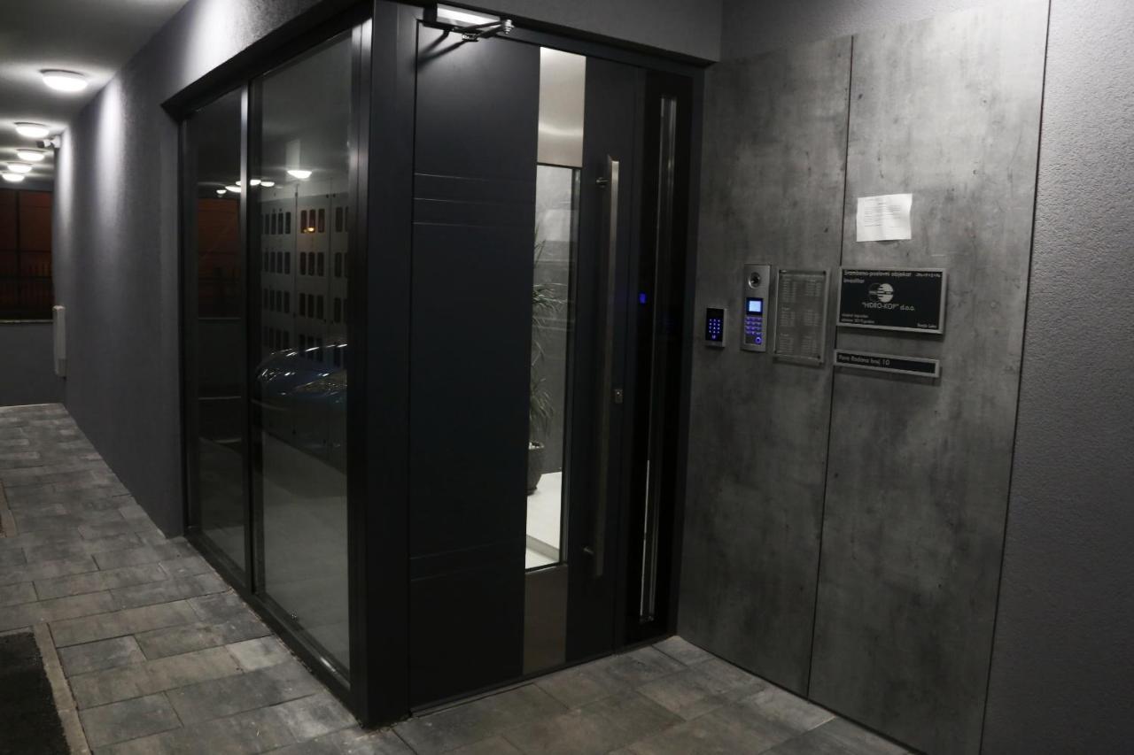 Apartman Natasa Sa Podzemnom Garazom バニャ・ルカ エクステリア 写真